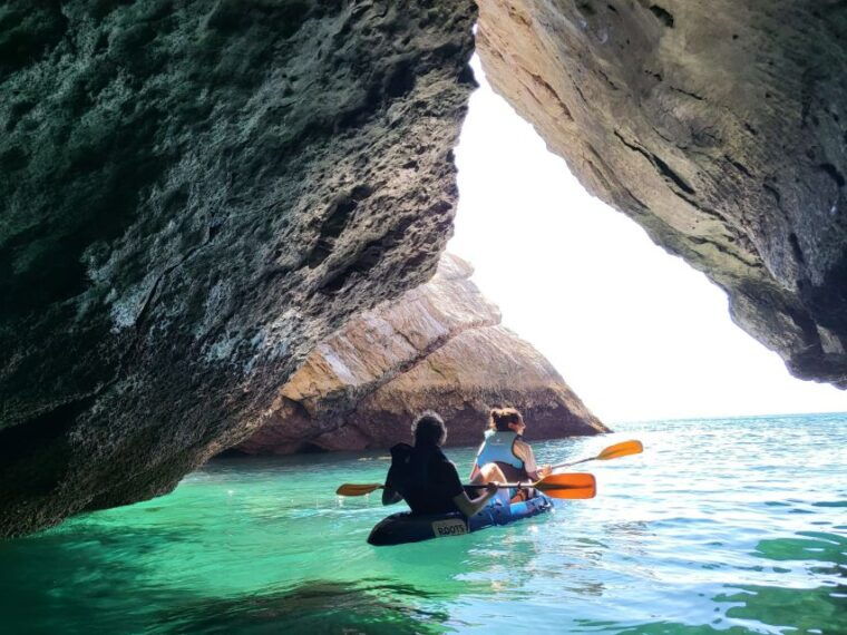 sesimbra-arrabida-natural-park-caves-guided-kayaking-tour