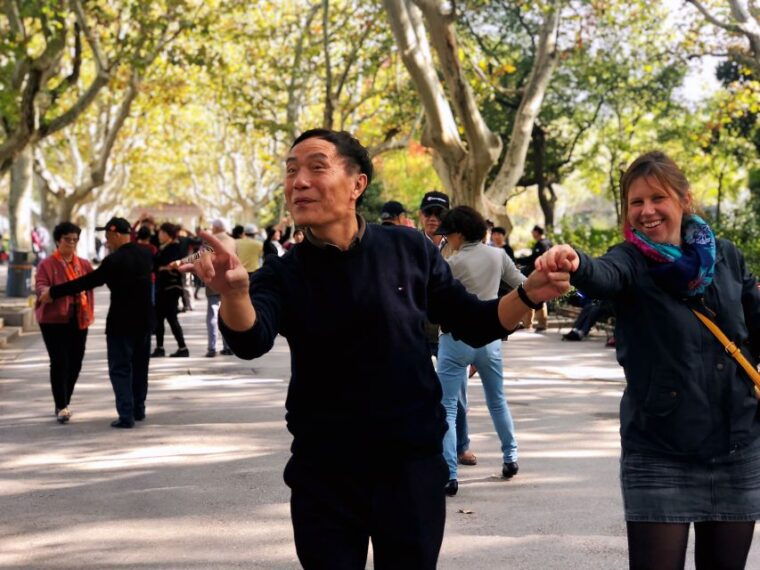 shanghai-3-hour-biking-and-local-food-tour