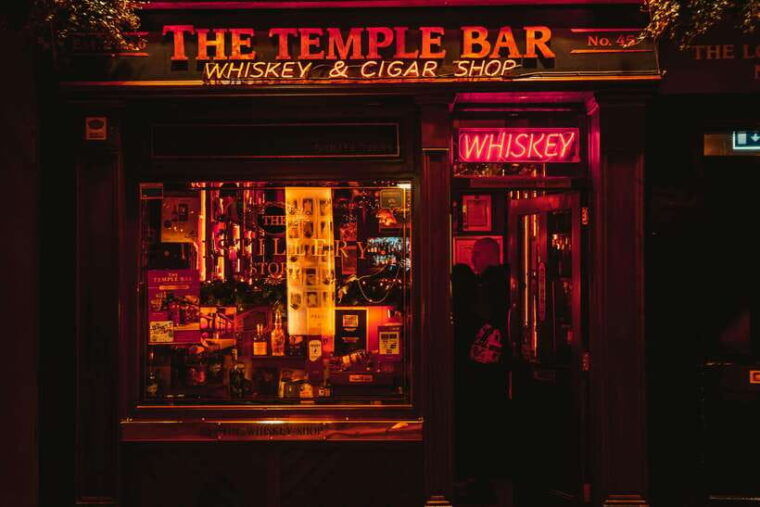 shanghai-bar-hopping-tour-in-the-former-french-concession