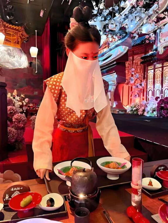 shenzhen-royal-dinning-experience-with-culture-performance