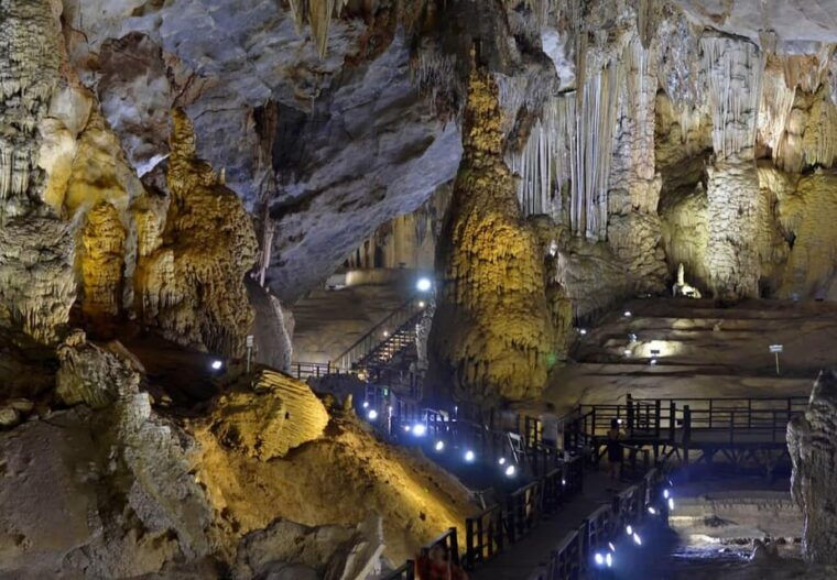 shore-excursion-halong-bay-day-cruise-from-halong-port