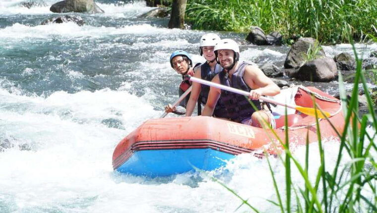 sidemen-private-rafting-telaga-waja-river-with-lunch