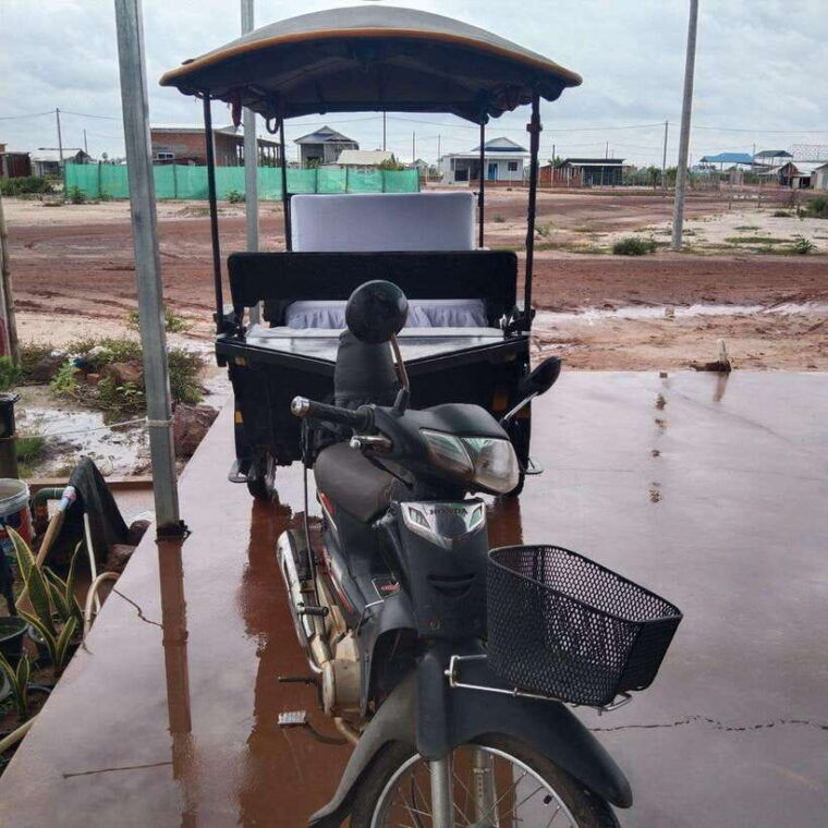 siem-reap-angkor-temples-tour-by-a-private-tuk-tuk