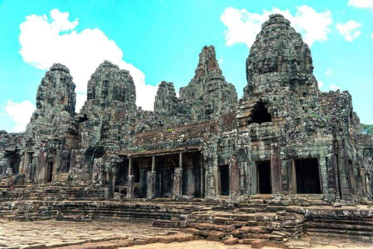 siem-reap-angkor-wat-floating-village-apsara-dance-show