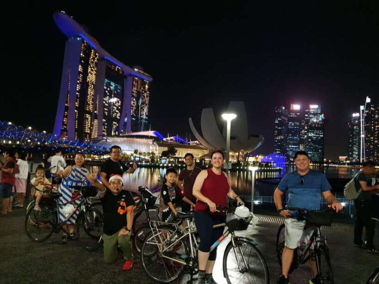 singapore-marina-bay-night-tour-by-bicycle
