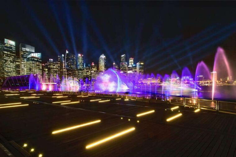 singapore-marina-bay-nighttime-walking-tour