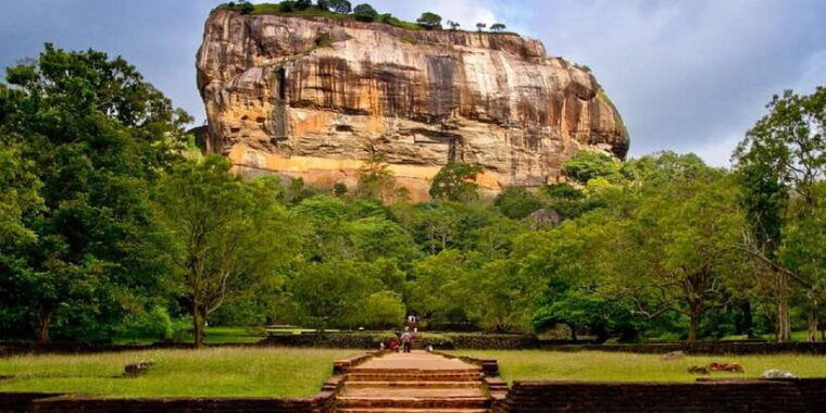 sri-lanka-bentota-day-trip-to-sigiriya-and-dambulla-temple