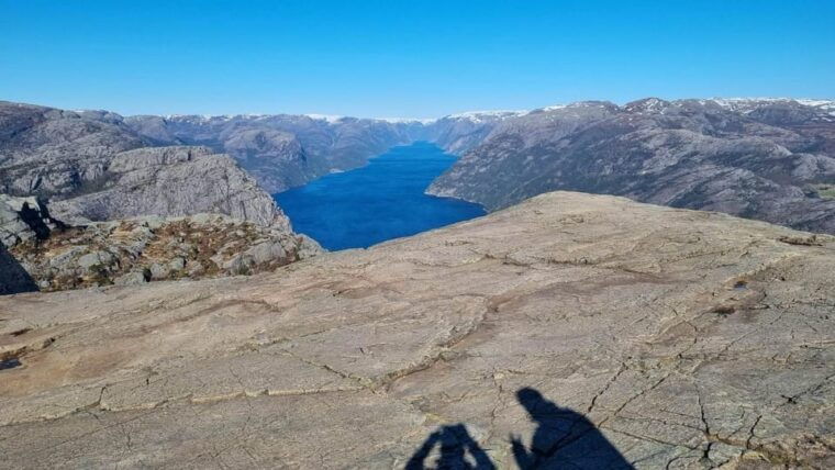 stavanger-preikestolen-tour-with-guide-and-pickup