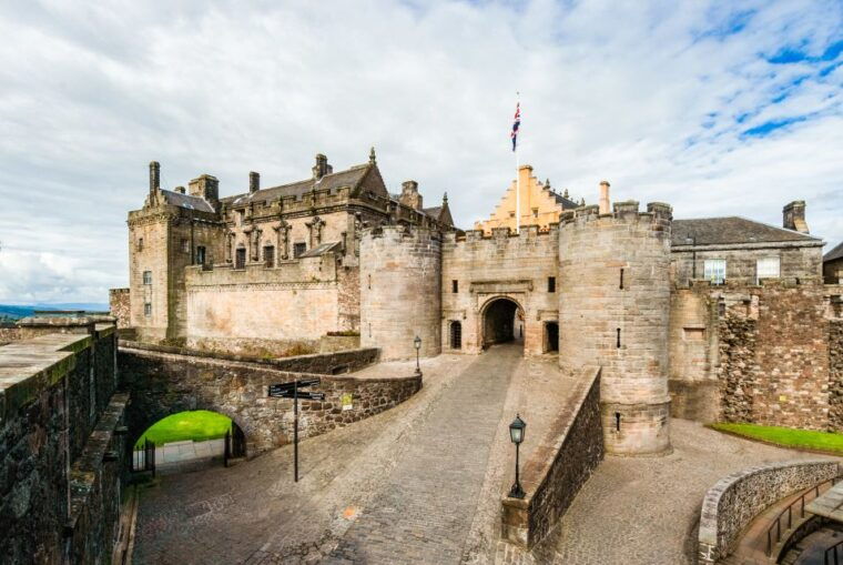stirling-castle-skip-the-line-guided-tour-in-spanish