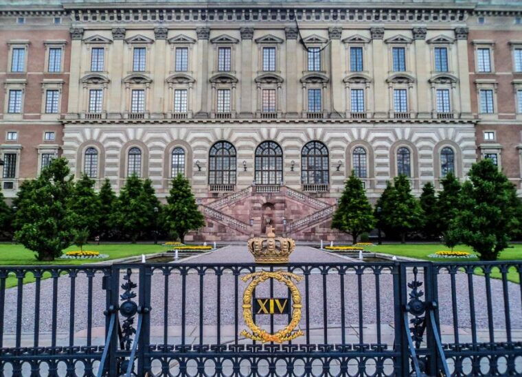 stockholm-royal-palace-museums-gamla-stan-skip-the-line-tour-2