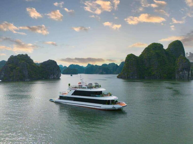 stunning-lan-ha-bay-sunset-tour-on-luxury-cruise-jacuzzi