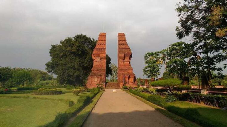 surabaya-shore-tours-trowulan-and-surabaya-sight-seeing