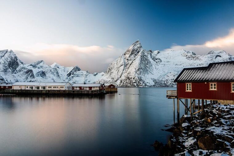 svolvaer-lofoten-road-trip-to-reine-7-hour-guided-tour