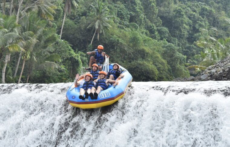 telaga-waja-river-rafting-expedition-with-lunch