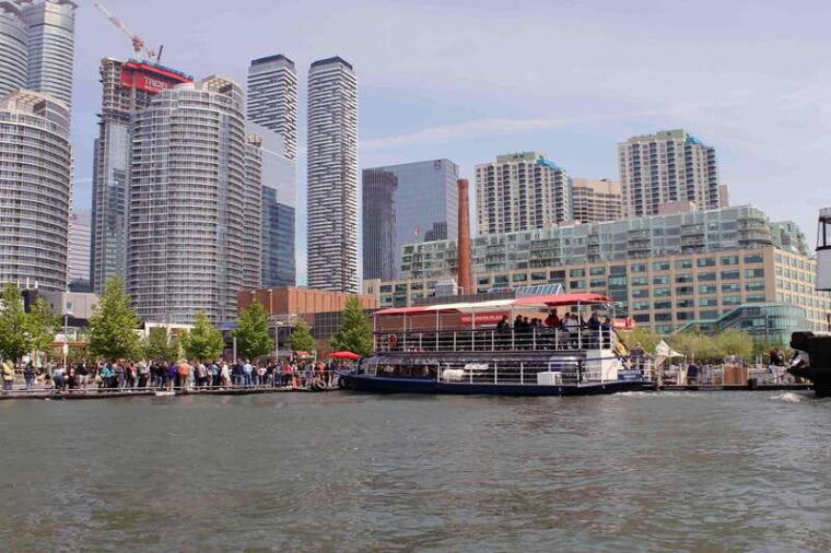 toronto-guided-harbor-and-islands-sightseeing-cruise