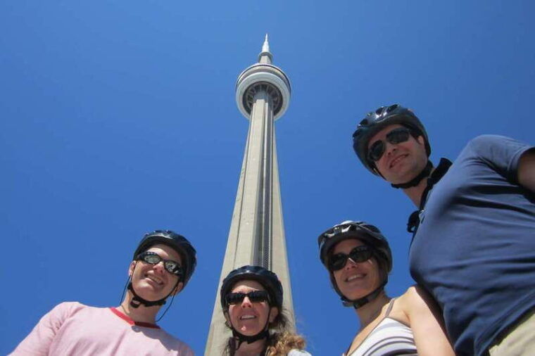toronto-heart-of-downtown-3-5-hour-bike-tour