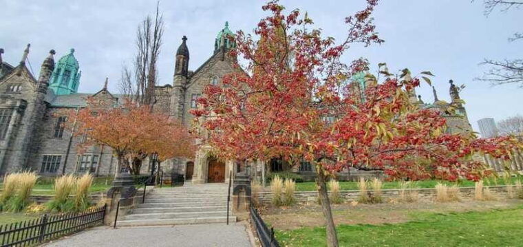 toronto-highlights-drive-and-walking-tour