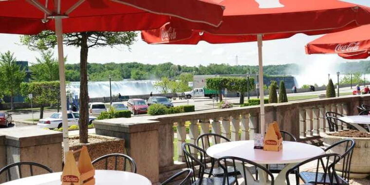 toronto-niagara-falls-tour-with-boat-and-lunch