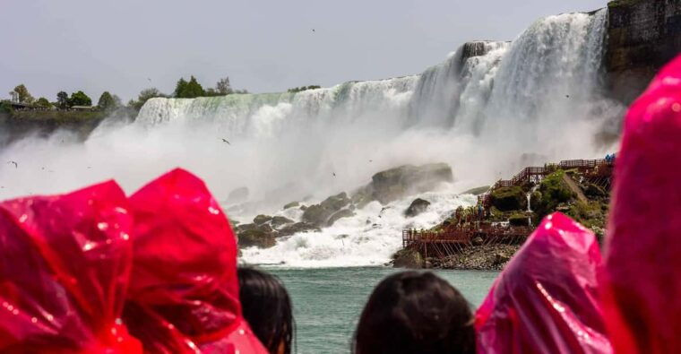 toronto-niagara-falls-tour-with-skip-the-line-boat-tickets-2