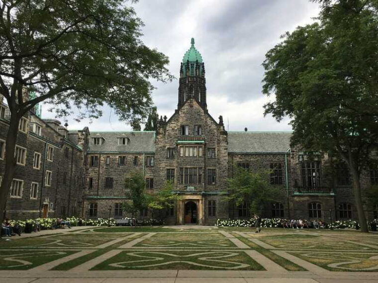 toronto-private-small-group-city-tour-with-local-guide
