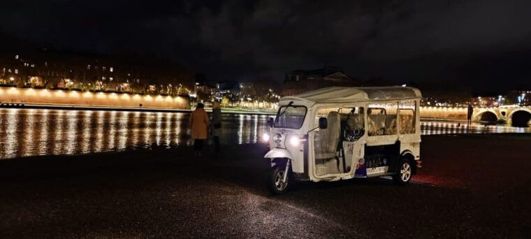 toulouse-electric-tuk-tuk-tour-with-photo-stops-and-audio