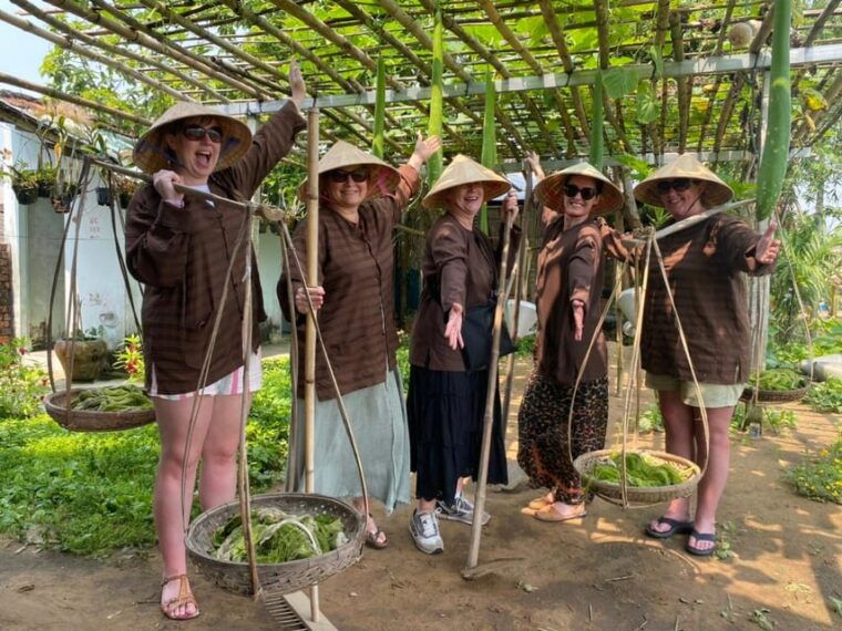 tra-que-village-vegetable-farm-experience-by-bike