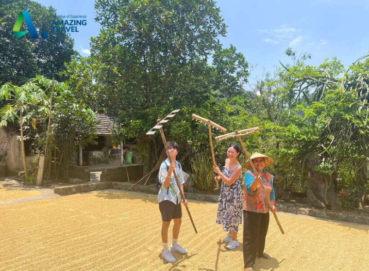 trang-an-mua-cave-hoa-lu-biking-visiting-local-family