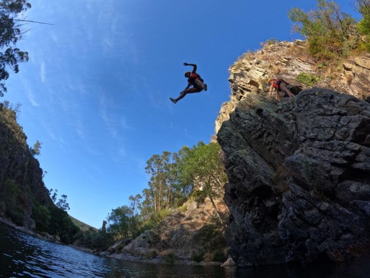 tubing-rafting-at-paiva-river