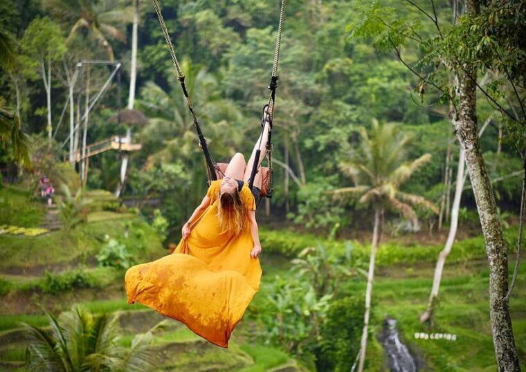 ubud-kanto-lampo-waterfall-art-market-cretya-tanah-lot