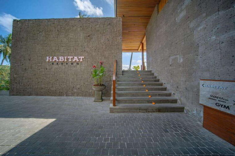 ubud-monkey-forest-habitat-bistro-dining-experience