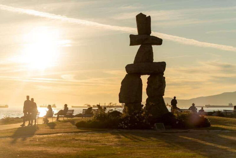 vancouver-city-granville-island-sightseeing-trolley-tour