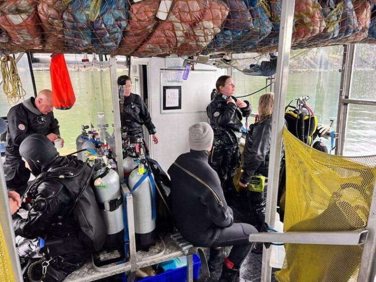 vancouver-scuba-boat-dive-in-horseshoe-bay