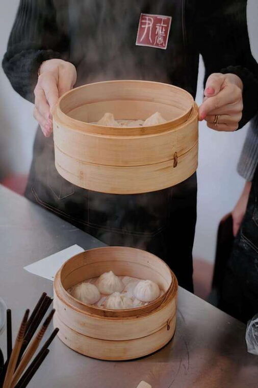 vegan-soup-dumpling-making-in-shikumenshanghai-style-lane