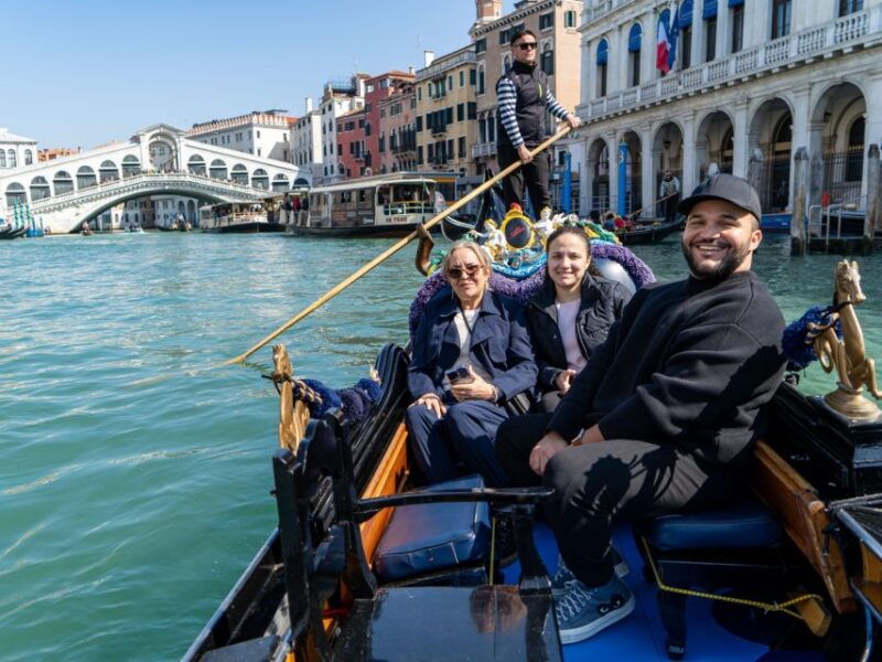 venice-st-marks-doges-palace-rialto-and-gondola-tour