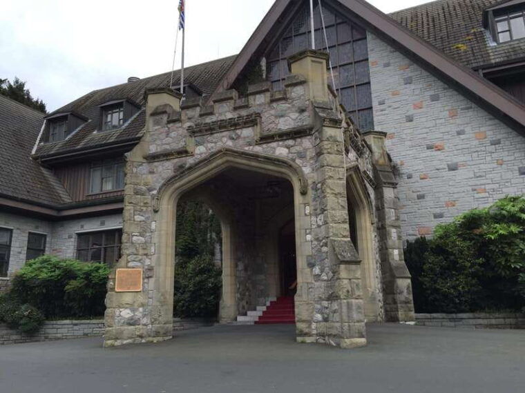 victoria-bc-city-tour-and-butchart-gardens-combo-tour