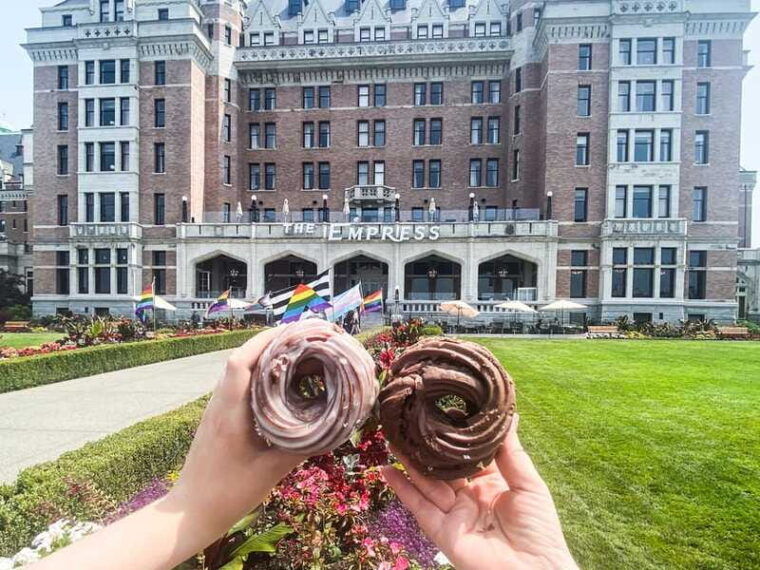 victoria-delicious-donut-adventure-by-underground-donut-tour
