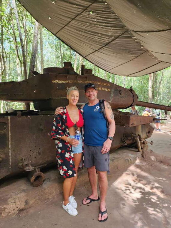 vip-new-tour-1day-cu-chi-tunnels-and-kayak-adventure-mekong