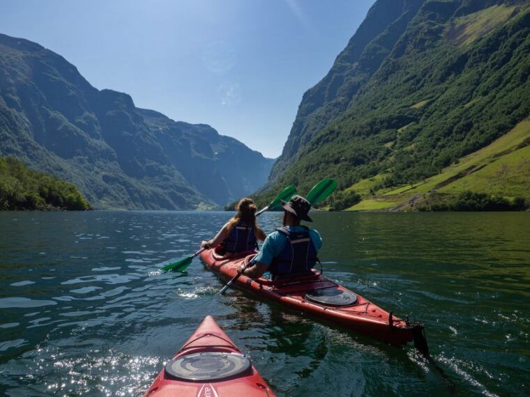 vossevangen-naeroyfjord-full-day-guided-kayaking-trip