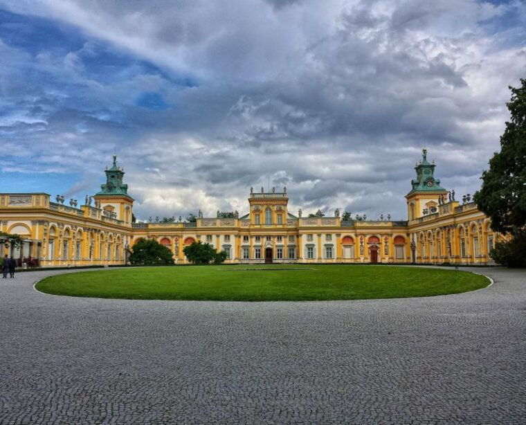 warsaw-old-town-highlights-private-walking-tour