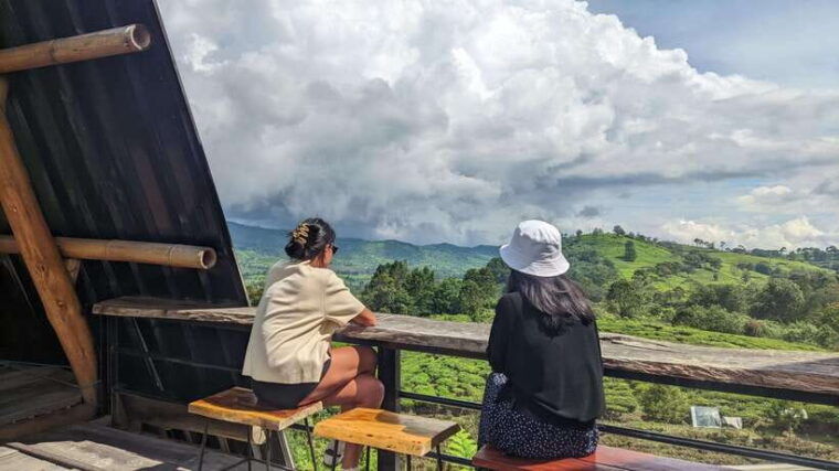 white-crater-rengganis-suspension-bridge-crater-tour