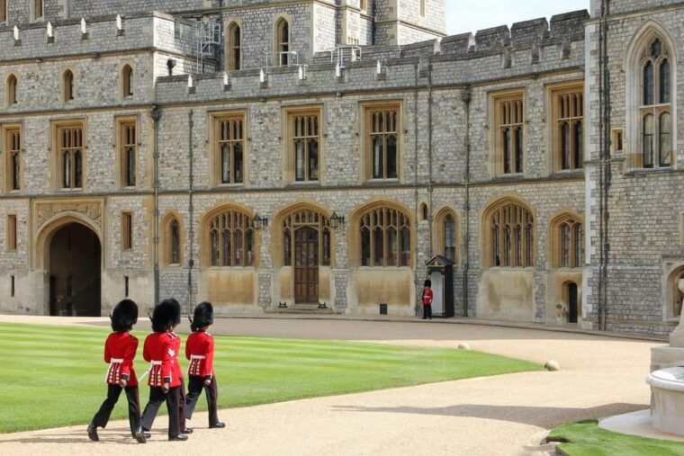 windsor-stonehenge-winchester-private-tour-includes-entry