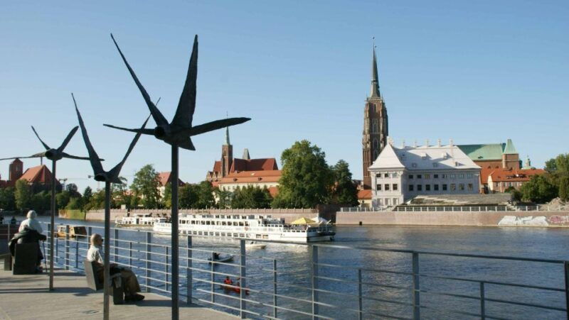 wroclaw-long-city-walk-and-luxury-ship-cruise-for-groups