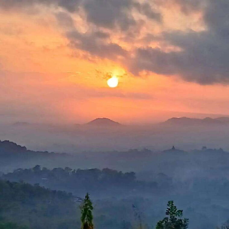 yogyakarta-borobudur-climbup-prambanan-tour-entry-ticket
