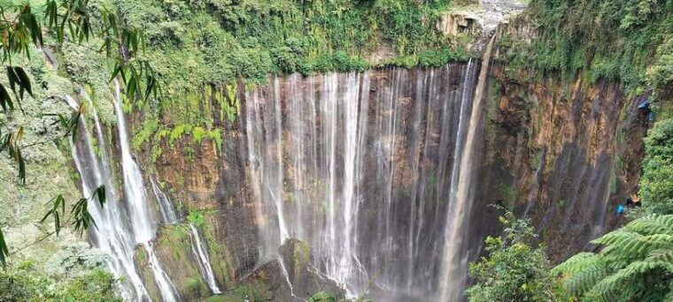 yogyakarta-bromo-tumpak-sewu-waterfall-mt-ijen
