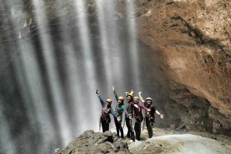 yogyakarta-jomblang-adventure-and-pindul-cave-guided-tour