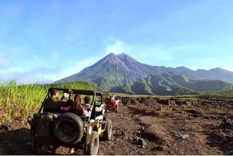 yogyakarta-mt-merapi-sunrise-jomblang-pindul-cave-tours