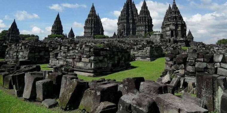 yogyakarta-prambanan-temple-afternoon-tour-and-dinner