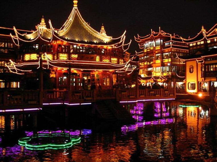 zhujiajiao-with-amazing-night-lights-and-bar-experience