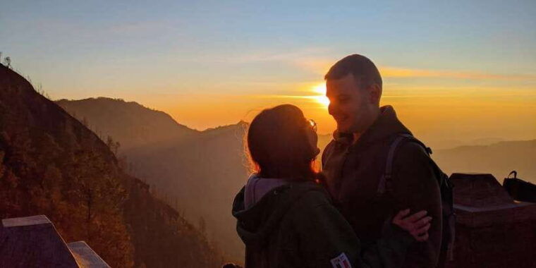 2d1n-bromo-sunrise-ijen-blue-fire-from-surabaya-malang