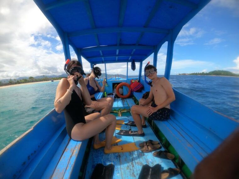 4-hours-snorkeling-3-gilis-trawanganmeno-gili-air